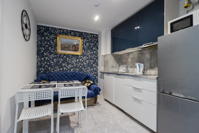 Mieszkanie z wspólną kuchnią na krótki wynajem przy Rondzie ONZ w Warszawie – komfortowe i w pełni wyposażone dla gości